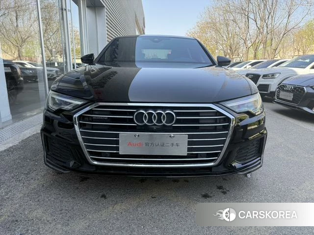 Audi A6L 2021 Черный из Китая