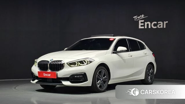 BMW 1 Series (F40) 2021 Белый из Кореи