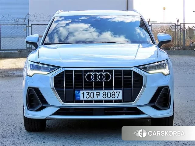 Audi Q3 (F3) 2023 Белый из Кореи