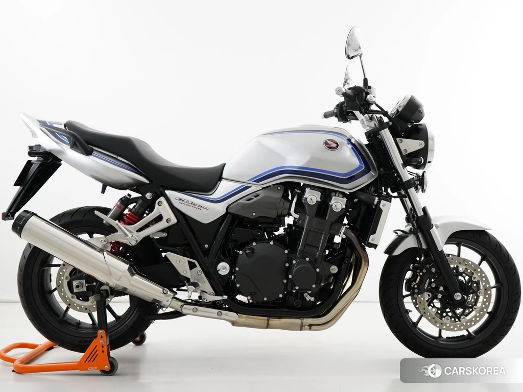 Проданный Honda CB1300SF 2024 из Японии