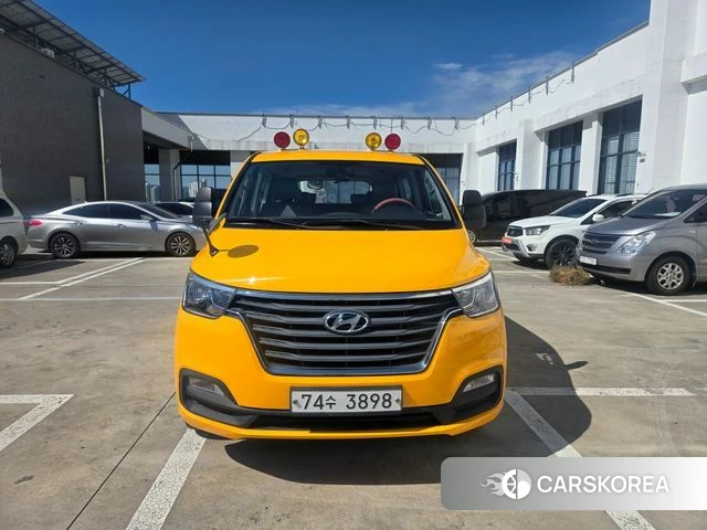 Hyundai The New Grand Starex 2019 Желтый из Кореи