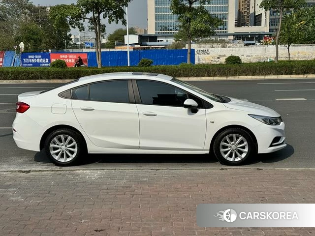 Chevrolet Cruze 2019 Белый из Китая