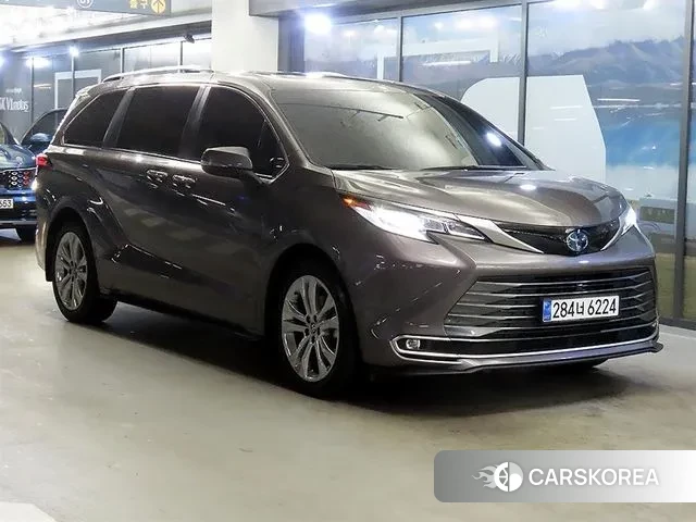Toyota Sienna 4th Generation 2022 Серый из Кореи