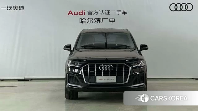 Audi Q7 2024 Черный из Китая