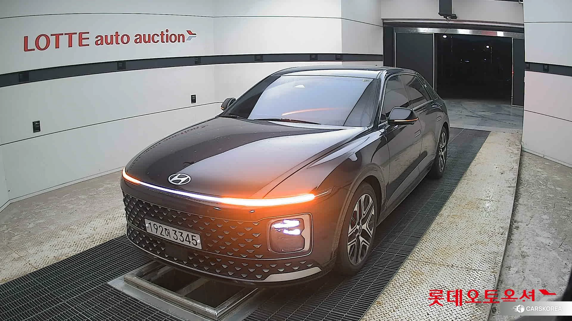 Hyundai Grandeur 2023 Abyss Black Pearl из Кореи