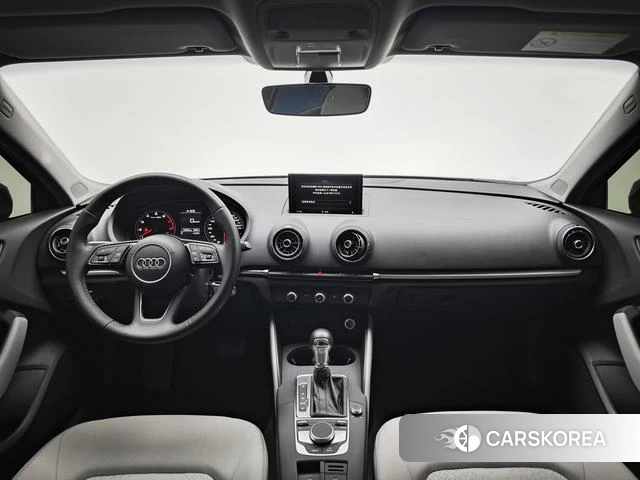 Audi A3 2018 Красный из Китая