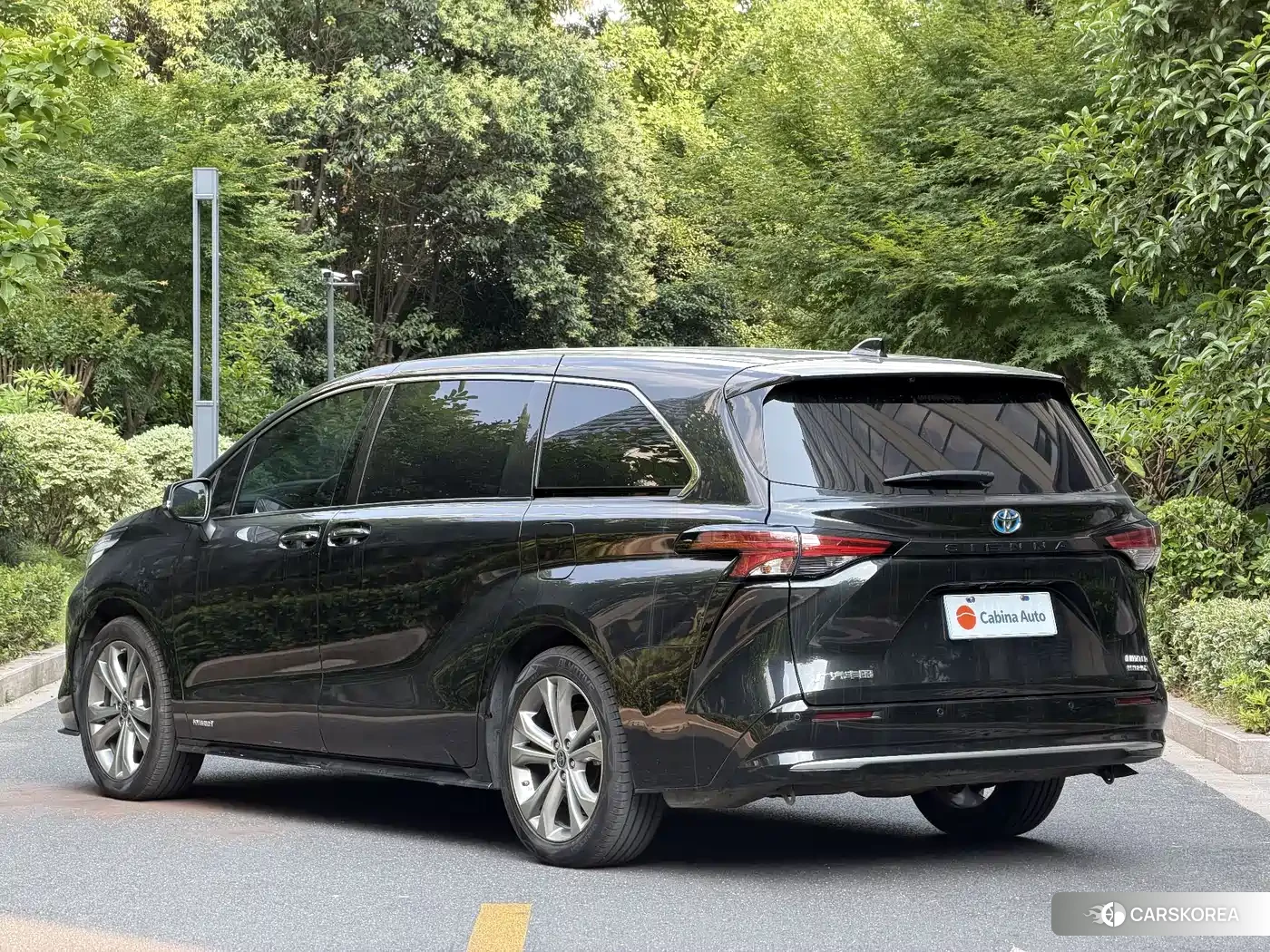 Toyota Sienna 2023 Черный из Китая