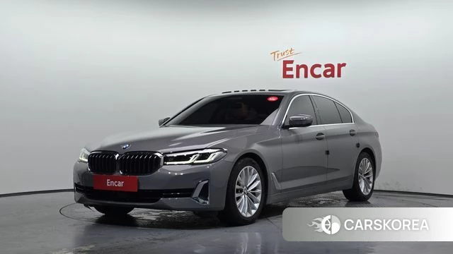 BMW 5 Series (G30) 2022 Серебристо-серый из Кореи