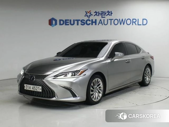 Lexus ES300h 7th generation 2019 Серебристо-серый из Кореи