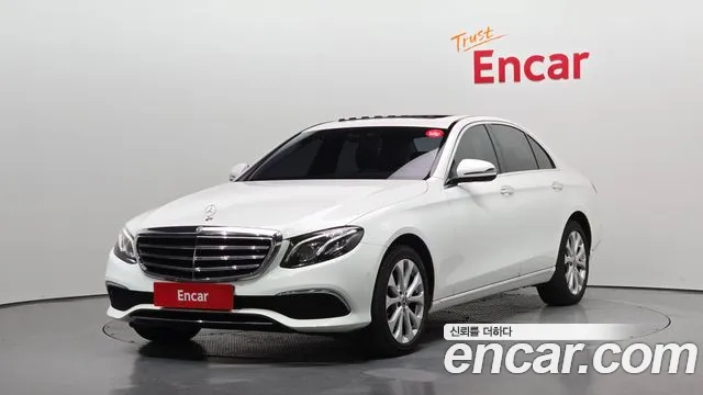 Mercedes-Benz E-Class W213 2018 Белый из Кореи