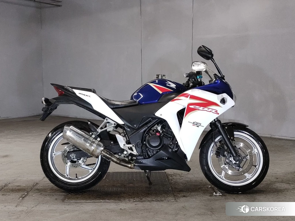 Проданный Honda CBR250R 2011 из Японии