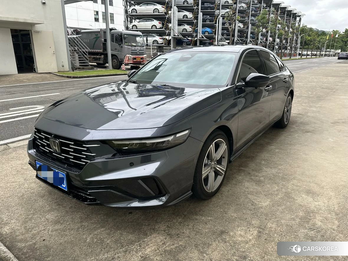 Honda Accord 2025 Серебристо-серый из Китая