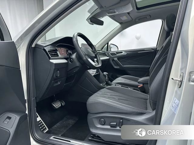 Volkswagen Tiguan L 2022 Шампань из Китая
