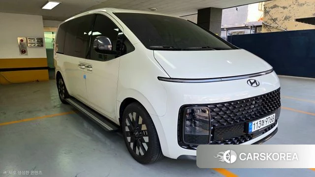 Hyundai Staria 2023 Белый из Кореи