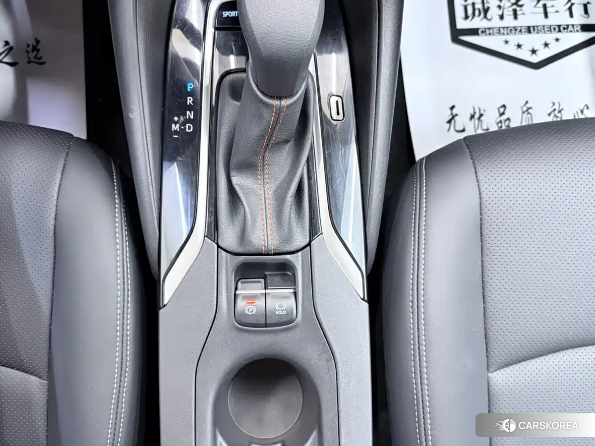 Toyota Corolla 2023 Белый из Китая