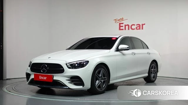 Mercedes-Benz E-Class W213 2023 Белый из Кореи