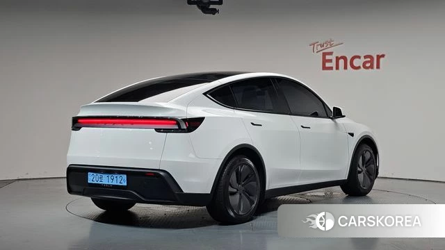 Tesla Model Y 2025 Белый из Кореи