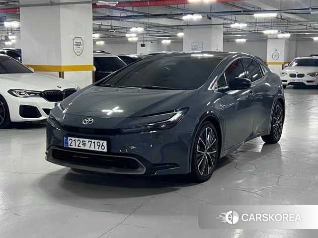 Toyota Prius 5th Generation 2025 Цвет галактики из Кореи