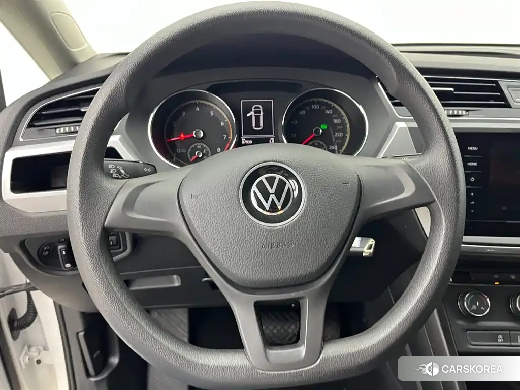 Volkswagen Touran 2021 Белый из Китая