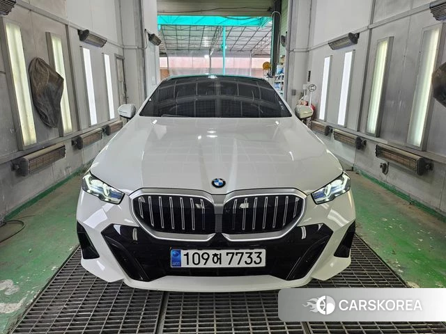 BMW 5 Series (G60) 2025 Белый из Кореи