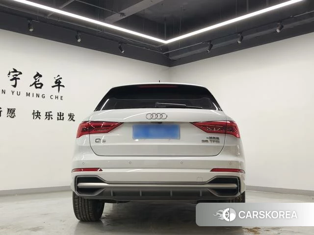 Audi Q3 2023 Белый из Китая