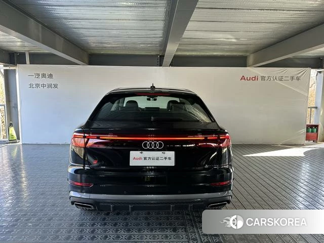 Audi Q8 2025 Черный из Китая