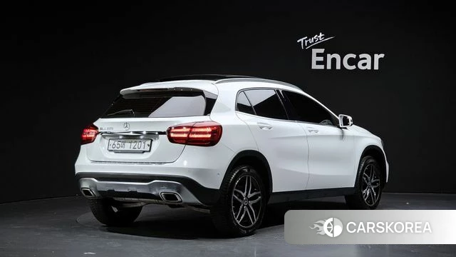 Mercedes-Benz GLA-Class X156 2018 Белый из Кореи