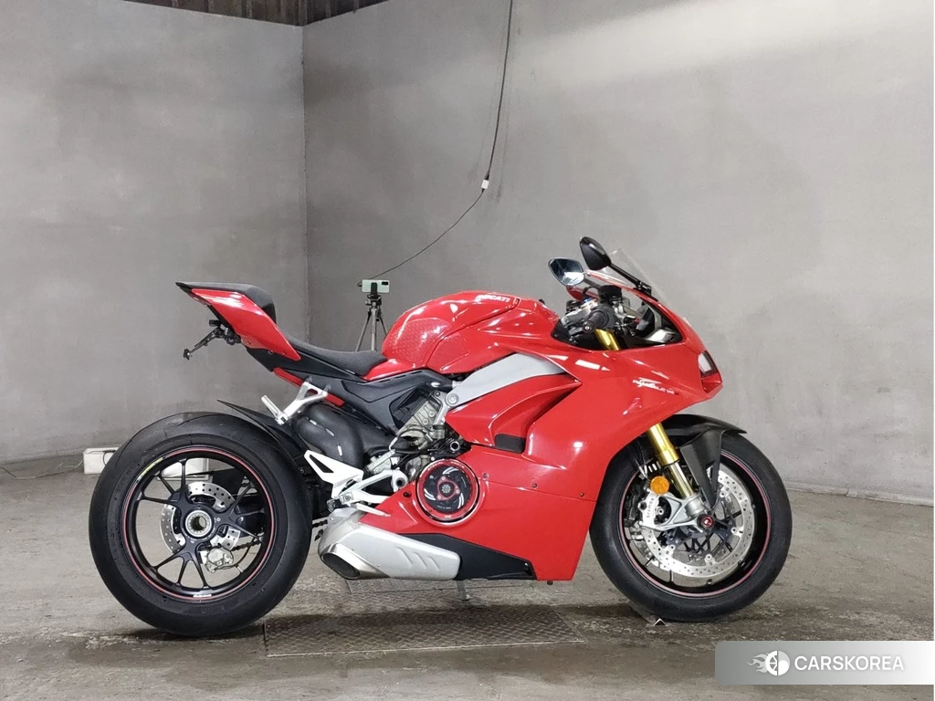 Проданный Ducati PANIGALE V4 S 2019 из Японии