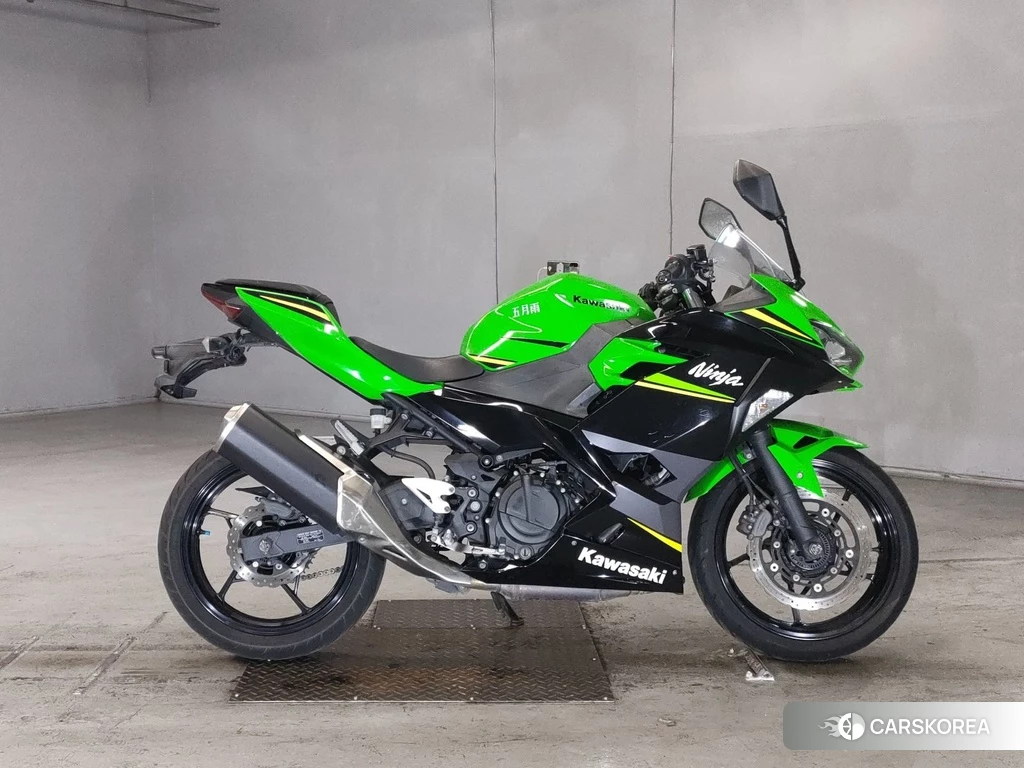 Проданный Kawasaki NINJA 400 2018 из Японии, фото 2