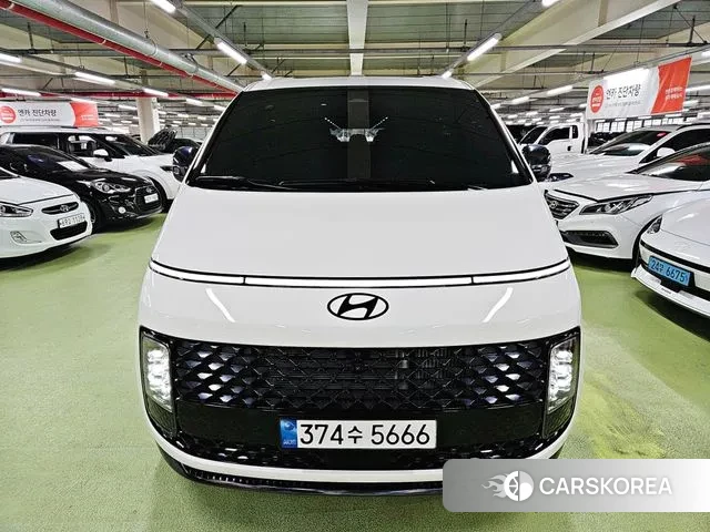 Hyundai Staria 2025 Белый из Кореи