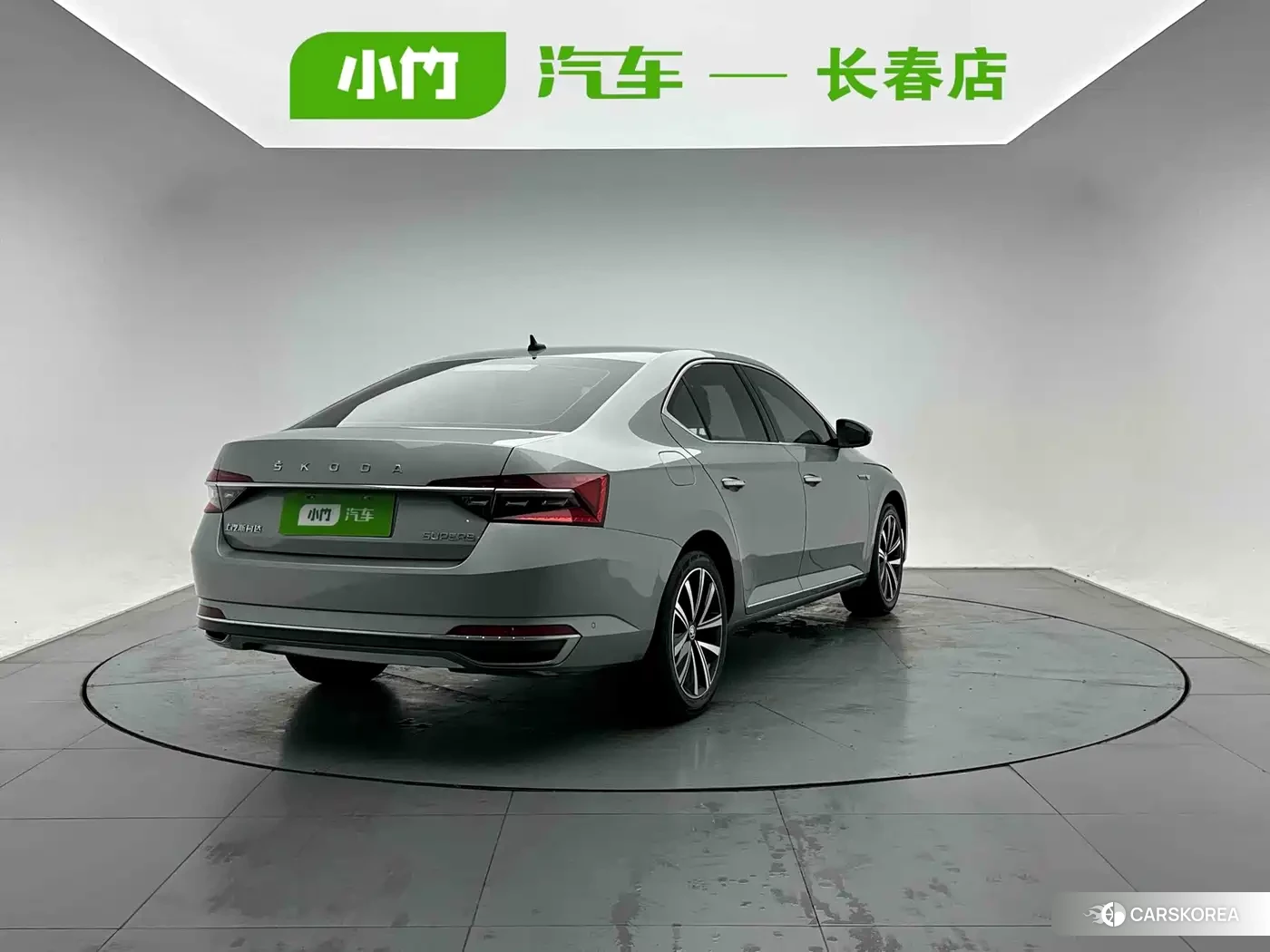 Skoda Superb 2022 Silver/gray из Китая