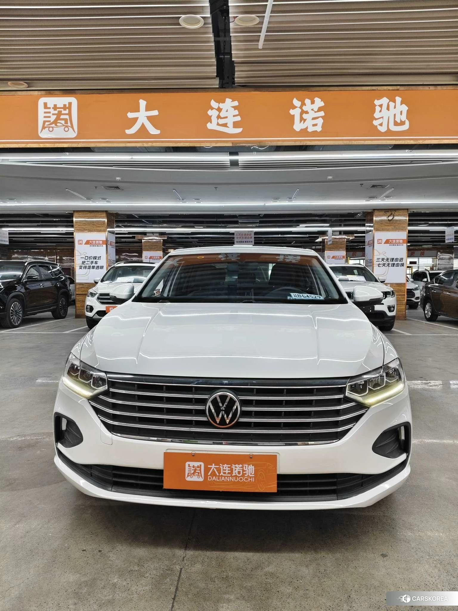 Volkswagen Lavida 2022 Белый из Китая