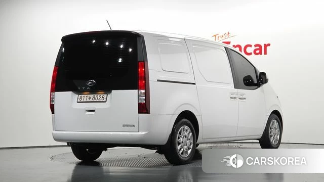 Hyundai Staria 2022 Белый из Кореи