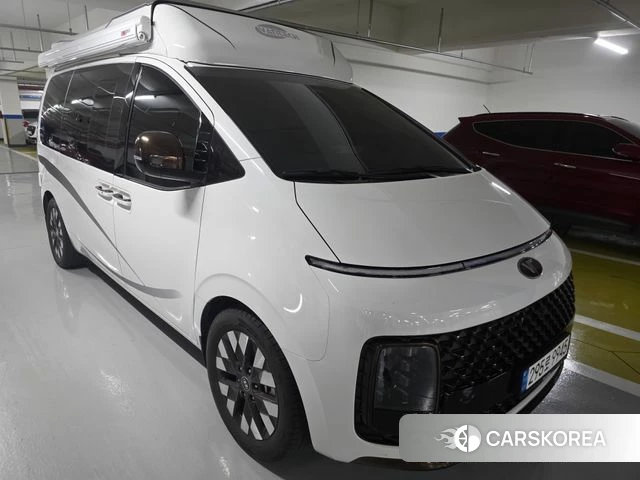Hyundai Staria 2023 Белый из Кореи
