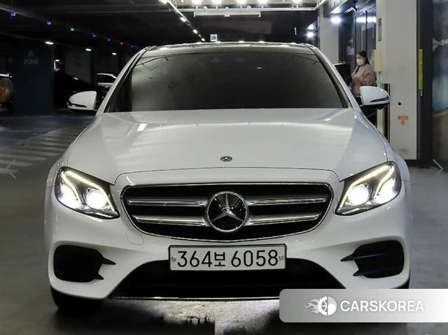 Mercedes-Benz E-Class W213 2019 Белый из Кореи