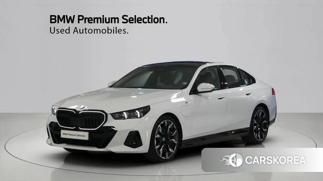 BMW 5 Series (G60) 2025 Белый из Кореи