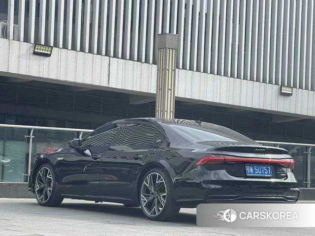 Audi A7L 2023 Черный из Китая