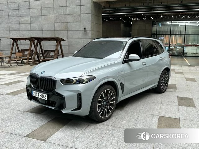 BMW X5 (G05) 2025 Светло-серебряный цвет из Кореи