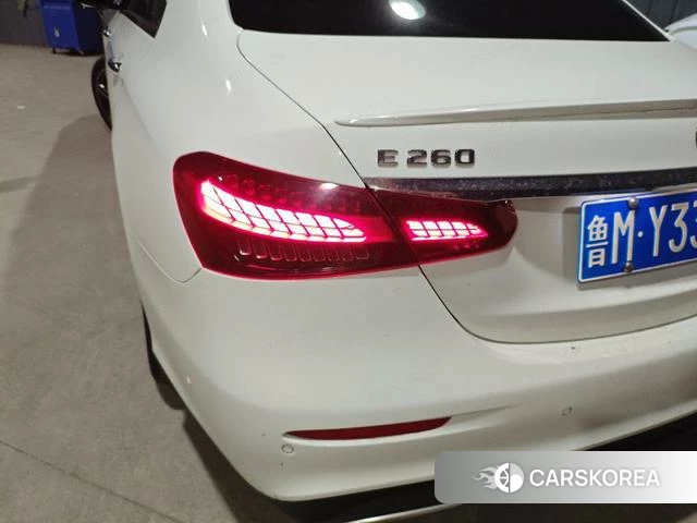 Mercedes-Benz E-class (imported) 2021 Белый из Китая