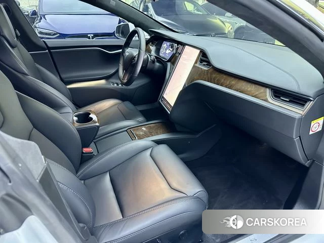 Tesla Model S 2019 Белый из Китая