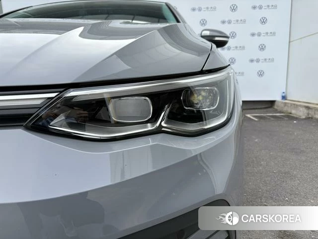 Volkswagen Golf 2024 Серебристо-серый из Китая