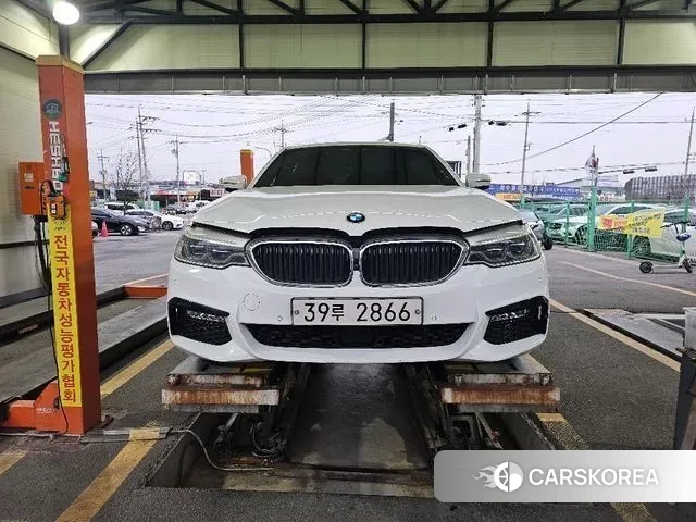 BMW 5 Series (G30) 2018 Белый из Кореи