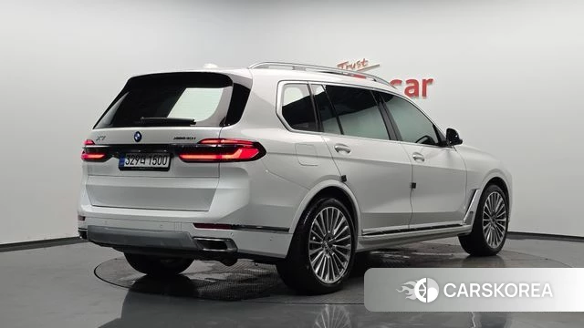 BMW X7 (G07) 2025 Белый из Кореи