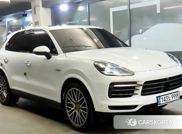 Porsche Cayenne (PO536) 2022 Белый из Кореи