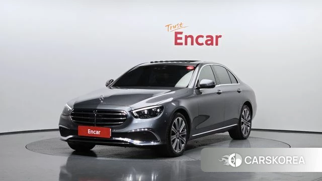 Mercedes-Benz E-Class W213 2023 Серый из Кореи