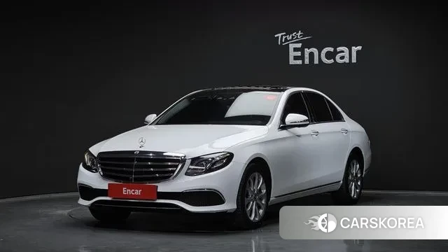 Mercedes-Benz E-Class W213 2018 Белый из Кореи