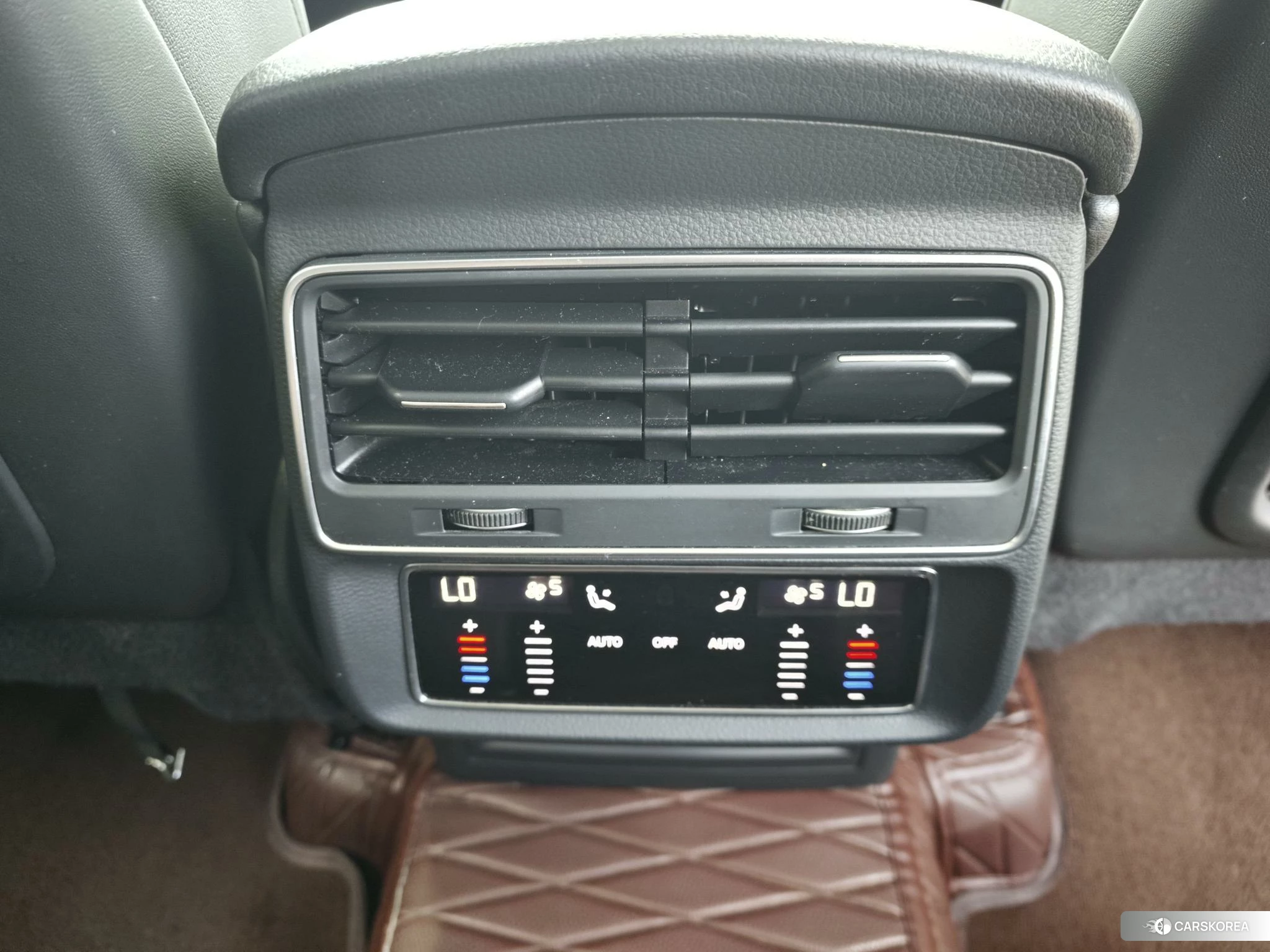 Audi Q7 2020 Черный из Китая