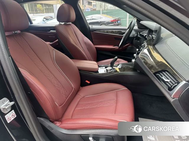 BMW 5 series 2021 Черный из Китая