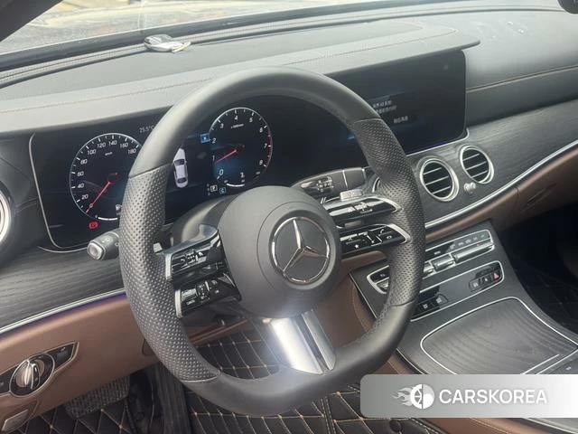 Mercedes-Benz E-class 2021 Фиолетовый из Китая