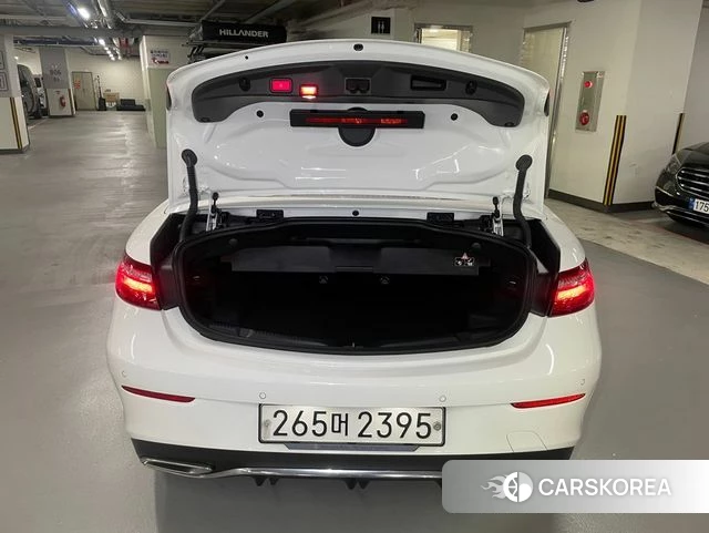 Mercedes-Benz E-Class W213 2019 Белый из Кореи